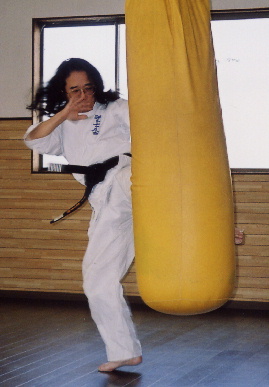 2003.3.1.karate3.jpg (45463 oCg)